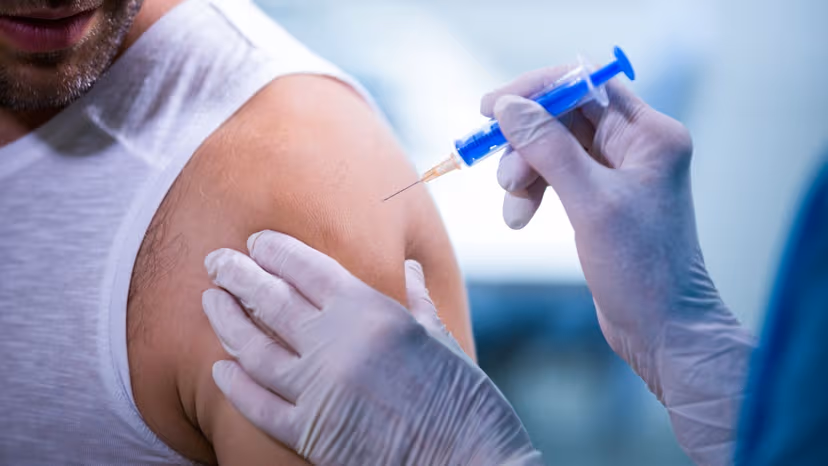 Tìm hiểu về vấn đề bị tai biến có tiêm vắc-xin được không