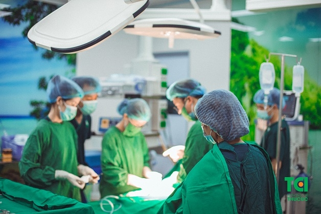 Chích áp xe - bóc nang tuyến Bartholin an toàn tại Thu Cúc