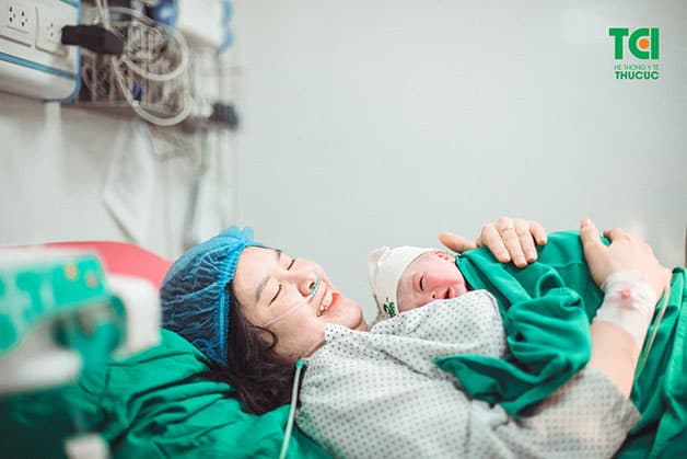 Sau khi sinh, các mẹ nên giữ gìn sức khỏe để thể trạng hồi phục tốt nhất, không cần quá băn khoăn về câu hỏi đẻ thường bao lâu thì quan hệ được?