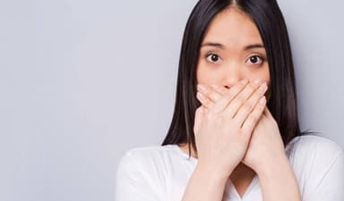 Hôi miệng dai dẳng dù đánh răng thường xuyên: Lý do và giải pháp