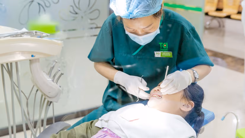 Bác sĩ giải đáp: nên làm hết cao răng tại nhà hay đến nha khoa