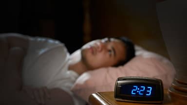 Nguyên nhân gây mất ngủ sau cai nghiện và cách cải thiện