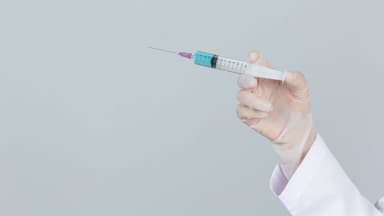 Tổng hợp 7 mũi nên tiêm dịch vụ