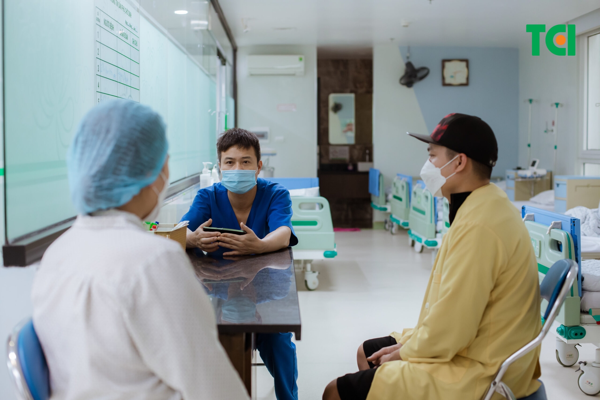 Phẫu thuật bảo tồn tử cung là phương pháp can thiệp khi phụ nữ bị vỡ tử cung. Đây là tai biến sản khoa vô cùng nguy hiểm với mẹ và thai nhi