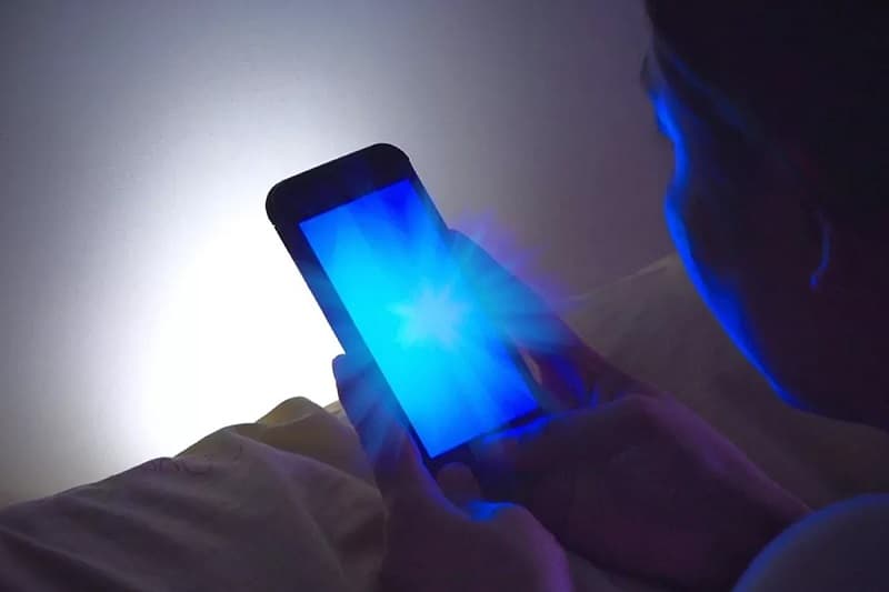 Ánh sáng xanh có thể gây hại cho mắt