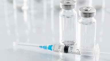 Chích ngừa mũi đầu tiên cho trẻ sơ sinh: Điều bố mẹ cần biết