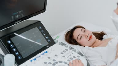 Máy siêu âm là gì và vì sao nó quan trọng trong y học hiện đại