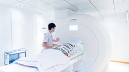 Trả lời thắc mắc về chi phí chụp MRI cột sống
