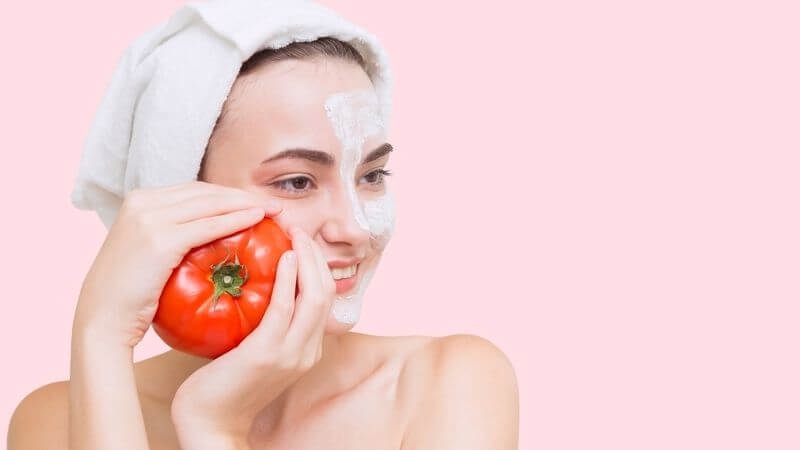 Một trong những lý do khiến nước ép cà chua được ưa chuộng là khả năng hỗ trợ chăm sóc da.