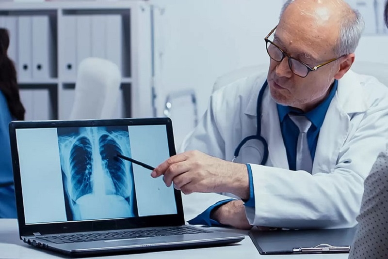 Cần bắt đầu điều trị sớm bằng kháng sinh liều cao