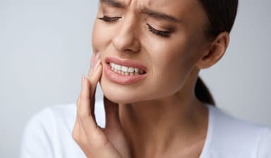 Khắc phục sâu răng ở người lớn: Những giải pháp tối ưu hiện nay