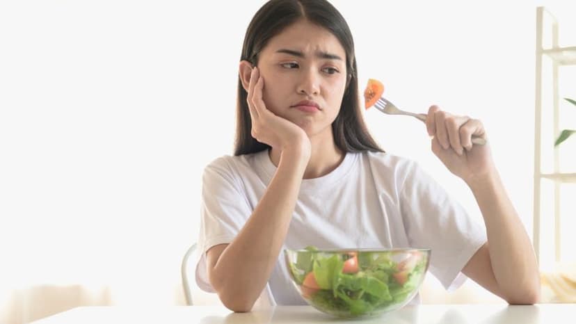 Ợ chua sau khi ăn: Do ăn uống sai cách hay bệnh lý tiêu hóa?