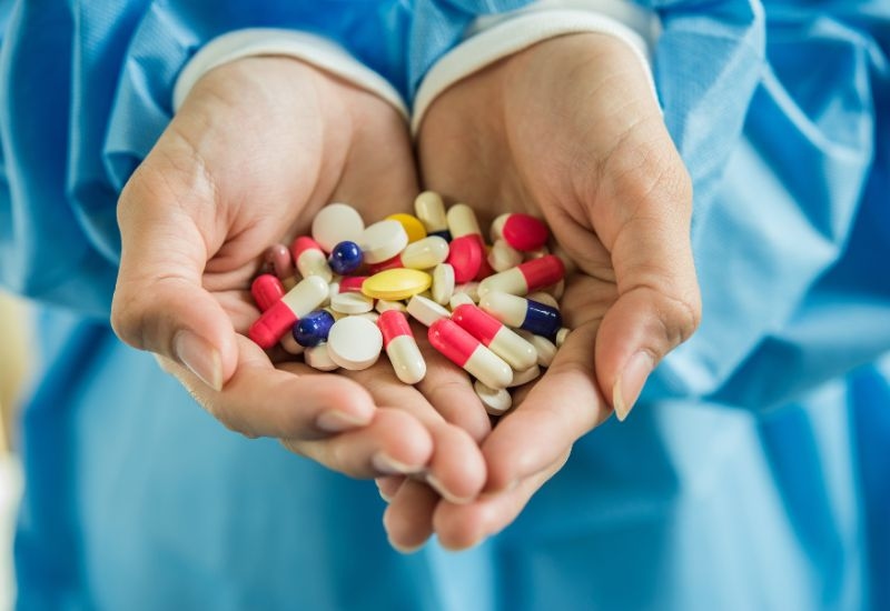 Giải đáp chi tiết thắc mắc: Huyết áp cao có uống được lá đinh lăng không?