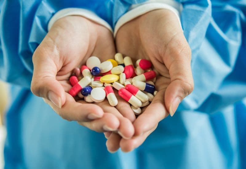 Giải đáp chi tiết thắc mắc: Huyết áp cao có uống được lá đinh lăng không?