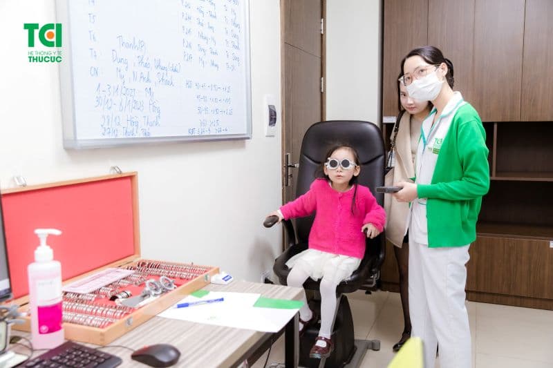 Một số trường hợp loạn thị nhẹ ở trẻ em có thể cải thiện khi mắt phát triển và đạt đến độ ổn định.