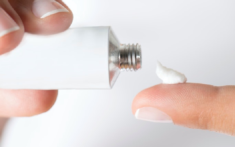 Thuốc bôi nhiệt miệng lành tính