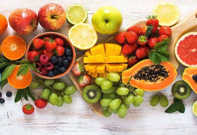 Thủy đậu kiêng gì để không thiếu dưỡng chất? Người bệnh nên bổ sung thêm trái cây tươi để hỗ trợ tăng cường sức đề kháng.