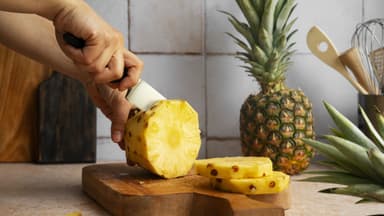 Giải đáp: Trào ngược dạ dày có nên ăn dứa không?