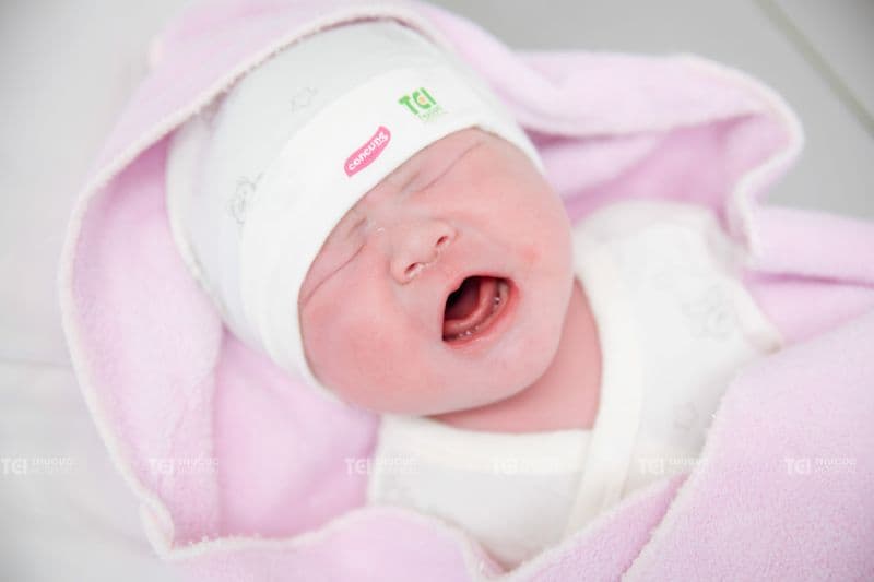 trẻ mới sinh tiêm mũi gì