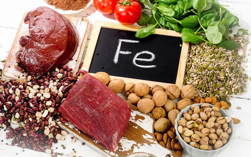 Trẻ sơ sinh bị thiếu máu mẹ nên ăn gì lợi