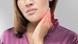 Triệu chứng khối u tuyến giáp dễ gặp ở giai đoạn đầu