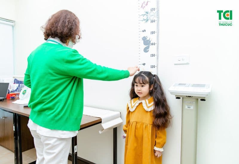 Bé ăn lươn có tốt không là băn khoăn phổ biến của nhiều cha mẹ khi lựa chọn thực phẩm cho con.