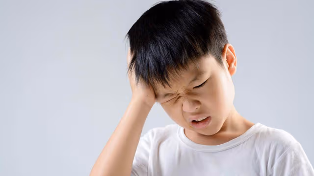 Biểu hiện viêm tai giữa ở trẻ – Cha mẹ nên biết