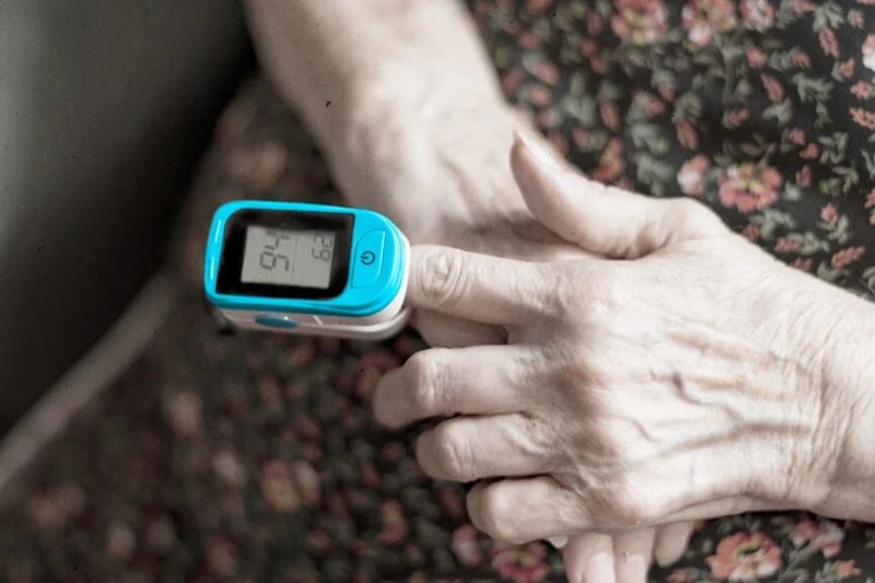 cung cấp oxy cho người bị hen phế quản