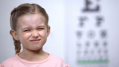 Điều trị tật khúc xạ cho trẻ em hiệu quả