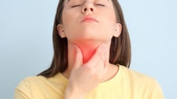 Giải đáp thắc mắc khối u tuyến giáp có nguy hiểm không