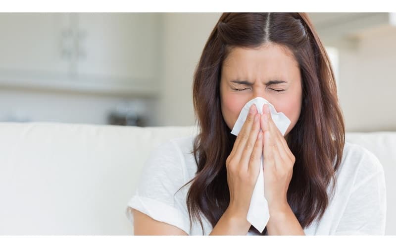 Người đang mắc lao phổi cần tuân thủ các nguyên tắc vệ sinh hô hấp: che miệng - mũi bằng khăn giấy hoặc khuỷu tay khi ho/hắt hơi để tránh phát tán vi khuẩn lao ra môi trường