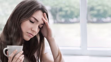 Ợ chua đắng miệng: Khi hệ tiêu hóa gửi tín hiệu cầu cứu