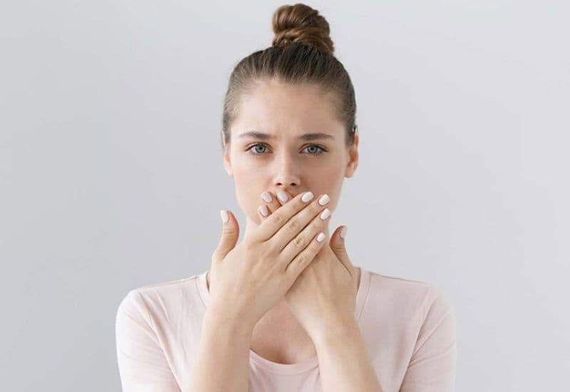 Tình trạng sâu nhiều răng phổ biến do chăm sóc răng miệng chưa hiệu quả.