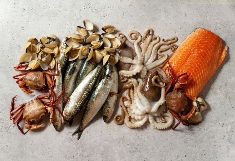 Giải đáp chi tiết thắc mắc: Sỏi mật có được ăn hải sản không?