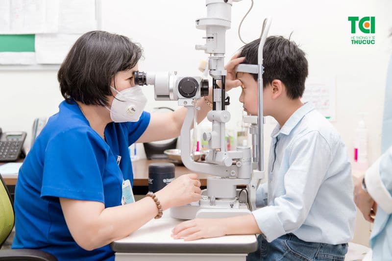 Đi khám ngay nếu bỗng nhiên thấy bỗng nhiên thị lực bị suy giảm nhanh chóng.