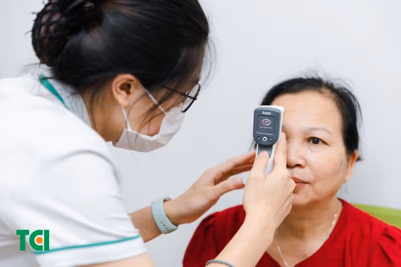 Ở giai đoạn đầu, võng mạc cao huyết áp thường không có triệu chứng rõ ràng, khiến nhiều người không nhận ra vấn đề.