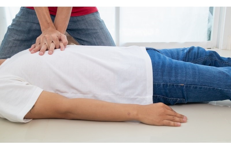 Xử trí suy hô hấp cấp bằng việc đảm bảo thông thoáng đường thở