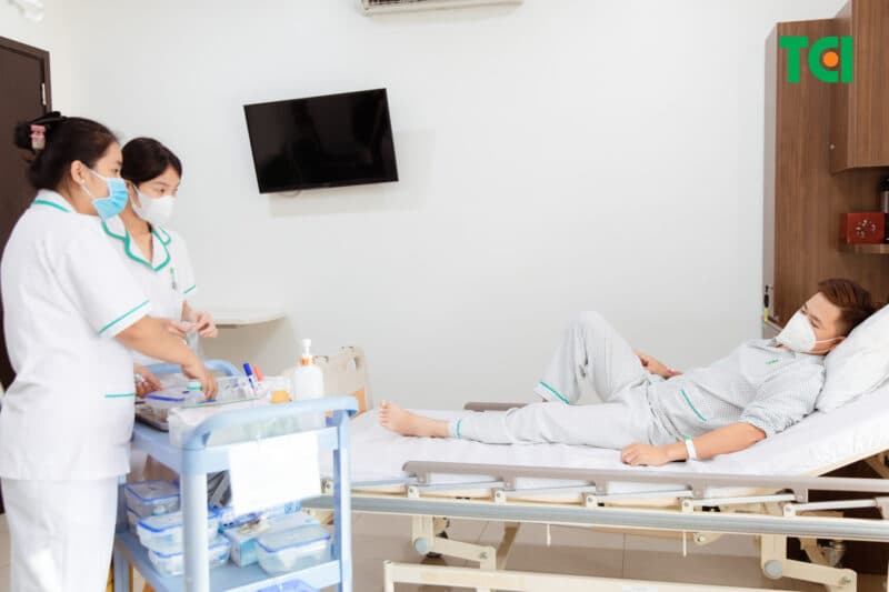 Người bệnh đánh giá cao sự chuyên nghiệp của đội ngũ y bác sĩ, quá trình phẫu thuật an toàn, ít đau và thời gian hồi phục nhanh