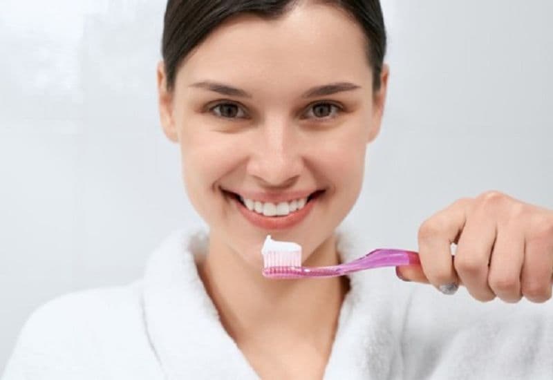 Thói quen chăm sóc răng miệng đúng cách đóng vai trò quan trọng trong việc ngăn ngừa tình trạng sưng lợi răng khôn.