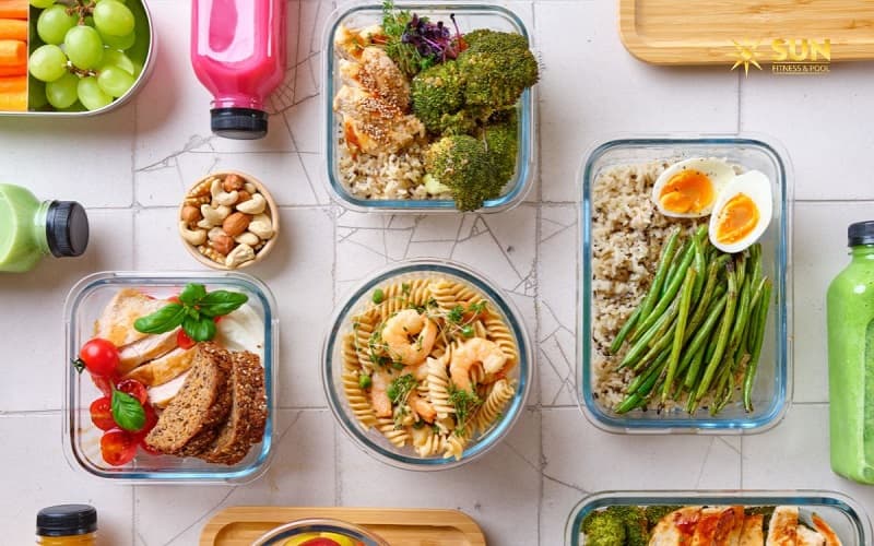 Chia nhỏ bữa ăn trong ngày để giảm gánh nặng cho hệ tiêu hóa và hô hấp, đồng thời giúp hấp thu dinh dưỡng hiệu quả hơn