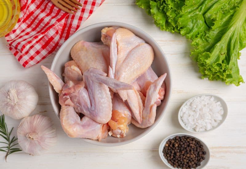 Giải đáp chi tiết thắc mắc: Thủy đậu có kiêng thịt gà không?