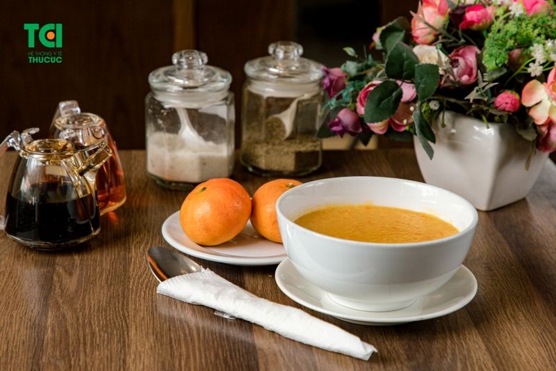 Đối với trẻ em, cha mẹ có thể xay nhuyễn các thành phần để bé dễ ăn hơn.