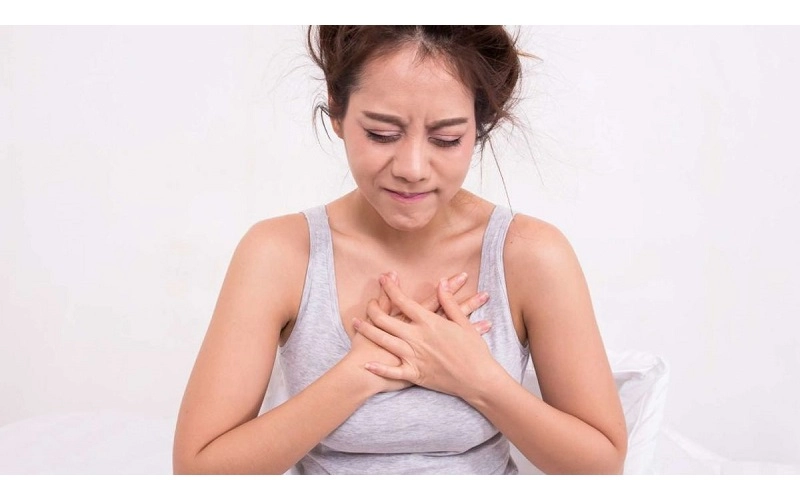 Biểu hiện của hen suyễn khá đa dạng và đôi khi dễ nhầm lẫn với các bệnh phổi khác như lao, giãn phế quản hay COPD