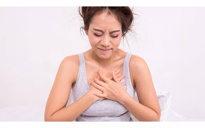 Liên tục ợ chua không được điều trị có thể dẫn đến viêm thực quản, hẹp thực quản, Barrett thực quản (tiền ung thư) và thậm chí ung thư thực quản.