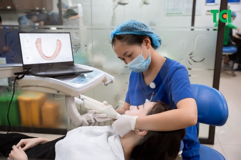 Viêm lợi trùm răng khôn cần có sự tư vấn của bác sĩ có chuyên môn cao