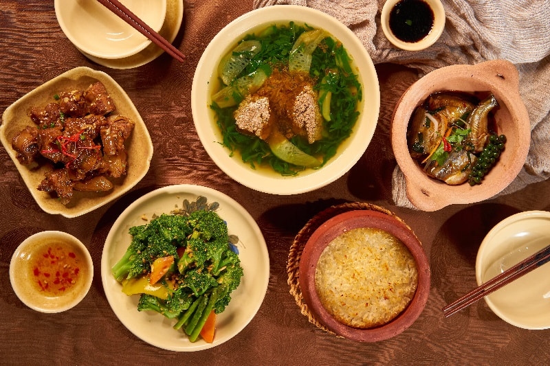 chế độ ăn sau sinh mổ - ăn đa dạng thực phẩm sau 1 tuần