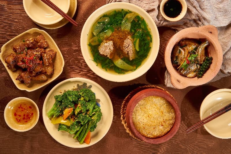 chế độ ăn sau sinh mổ - ăn đa dạng thực phẩm sau 1 tuần