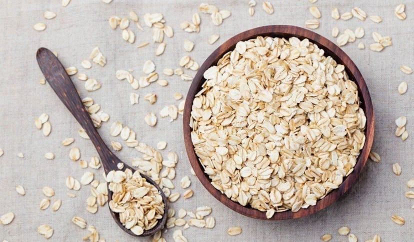 Cho bé ăn yến mạch có tốt không? Lợi ích và lưu ý cha mẹ cần biết