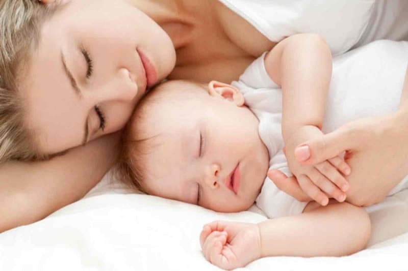 thức ăn lợi sữa cho mẹ sinh mổ - mẹ cần nghỉ ngơi hợp lý