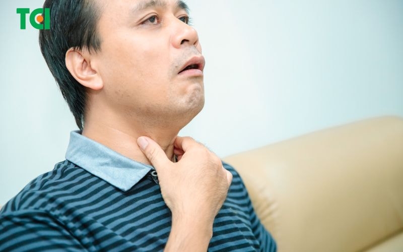 Các triệu chứng ho ra máu kèm theo